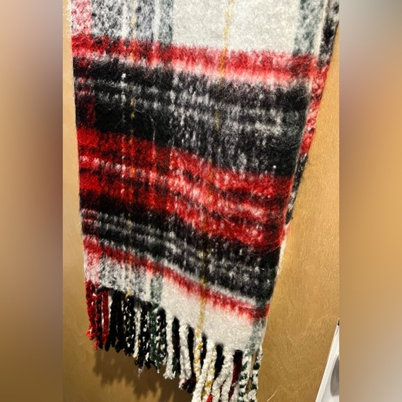 NEW RALPH LAUREN LRL COLCHA Jete Plaid blanket 54” x 72” throw red black white - Picture 2 of 5